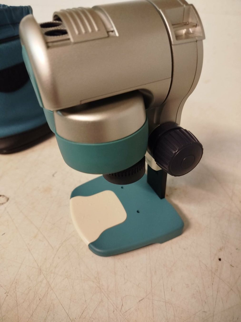 Nikon Microscopes: Nikon mini microscope portable. – D'occasion à La Chaux-de-Fonds par Emmaus2300CDF 8