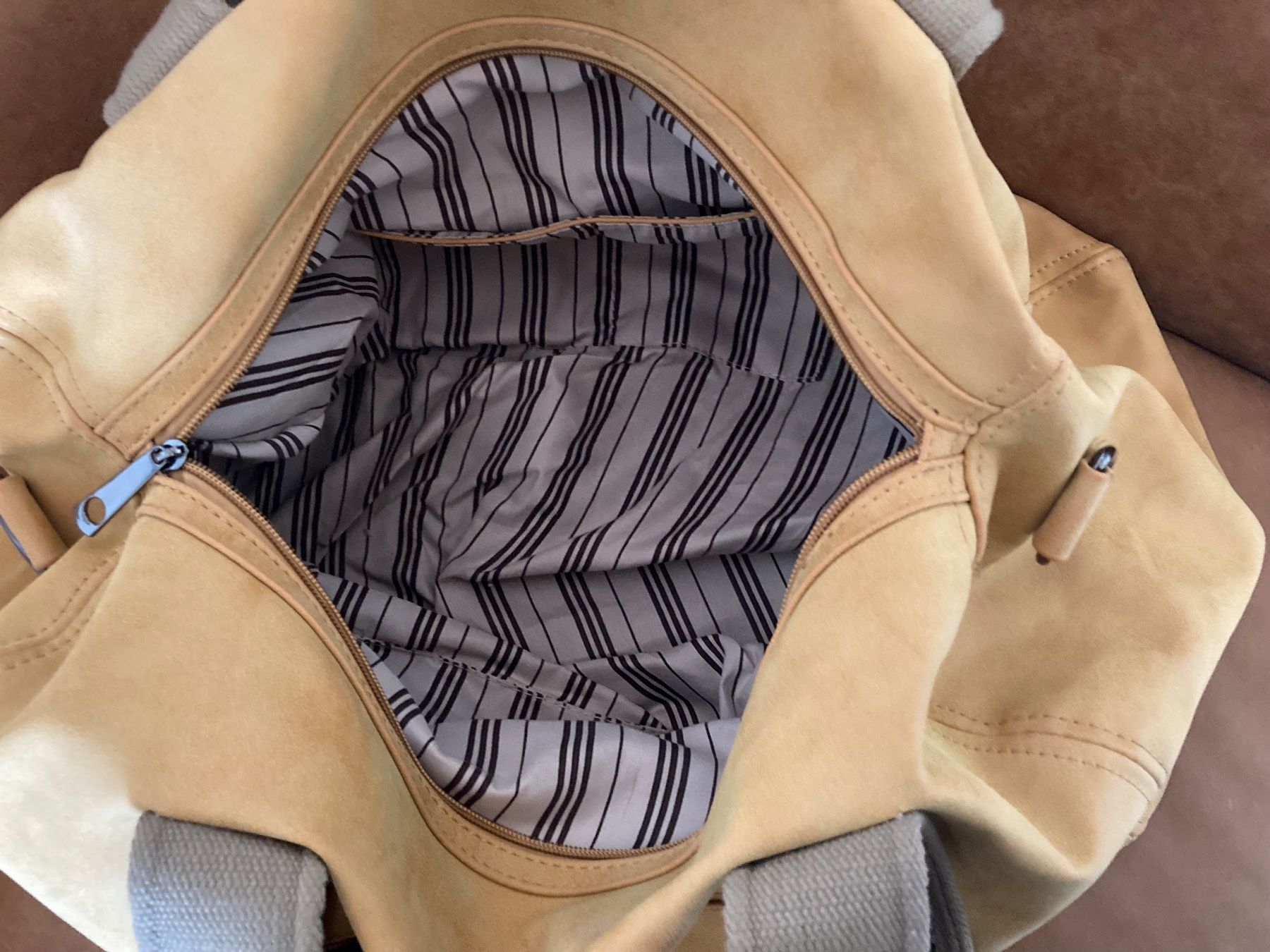 Borse: Tasche Velour ähnliches Kunstleder – Usato da Lausen venduto da arl_nt5p 2