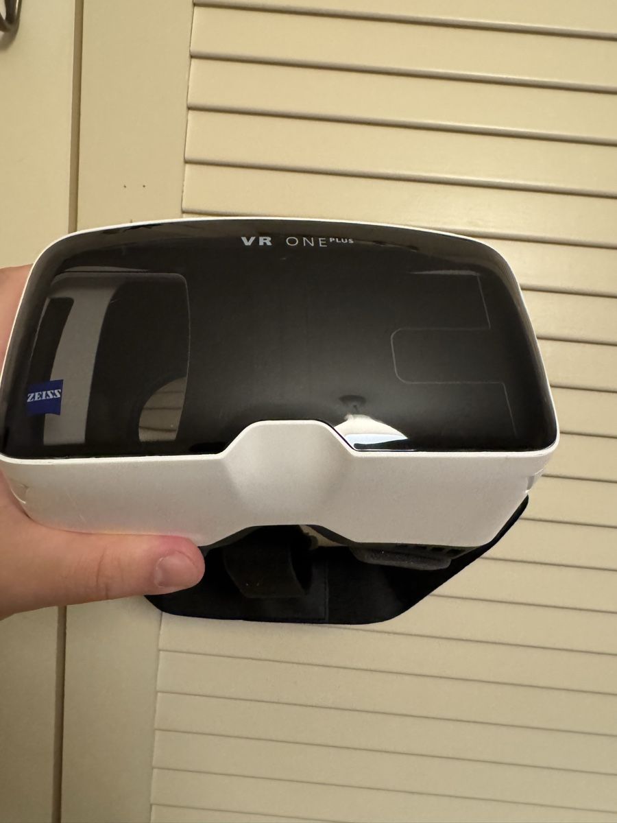 Casco VR: VR ZeissOne Plus Headset - Virtual Reality Brille Zeiss – Nuovo (secondo la descrizione) da Niederbipp venduto da yar_tf6f 1