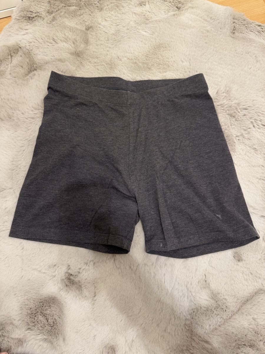 Pantaloni: Damen Shorts grau kurz elastisch – Usato da Marbach SG venduto da Rob_sta