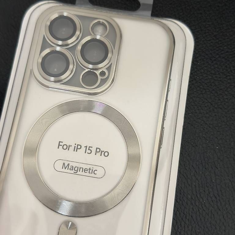 Coques & Protection écran: Hülle iPhone 15 pro max – D'occasion à Lommiswil par ivc_zt7z 1