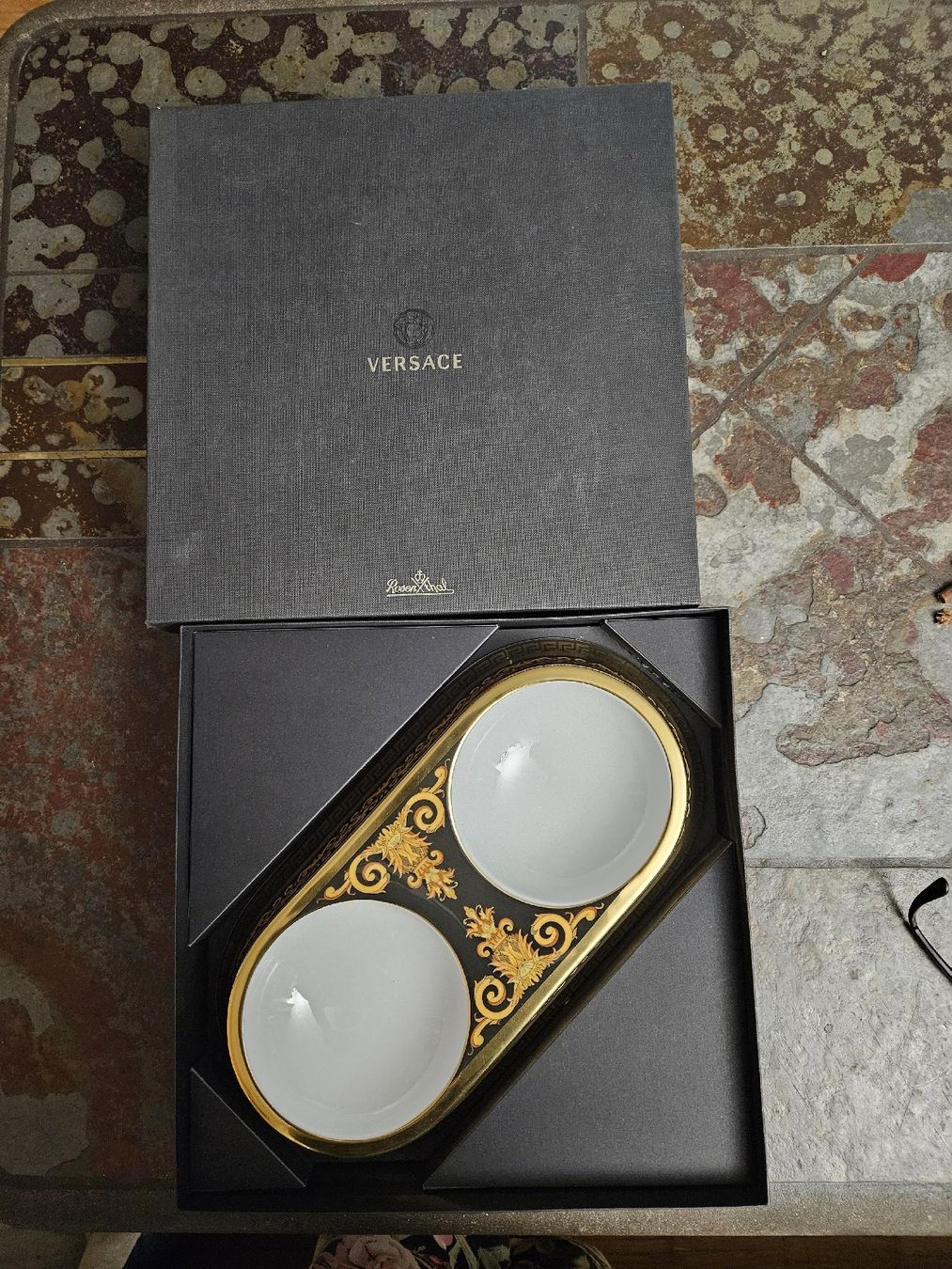 Tutte le decorazioni: Versace Katzennapf – Nuovo e nell'imballaggio originale da Aesch ZH venduto da acme999