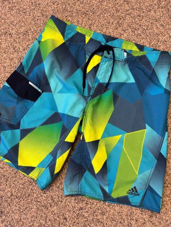 Adidas Badehose, Surfshorts gemustert, ultralight, GrL