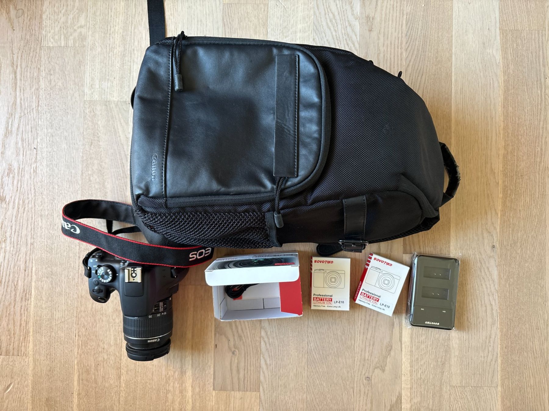 Canon Kamera: Eos 1300D + Objektiv + 2 Akkus + Ladegerät + Tasche – Gebraucht aus Elgg von Jo_Naj