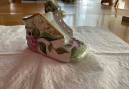 Kinderschuh aus Porzellan