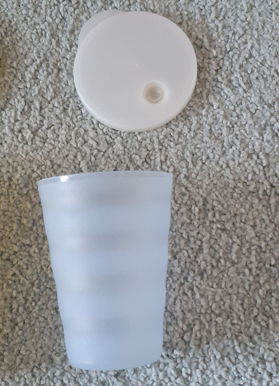 Tupperware Contenitori & Simili: 3 Tupperware Becher + Deckel + 2 kleine Tassen – Nuovo (secondo la descrizione) da Arch venduto da Drosselbart 3