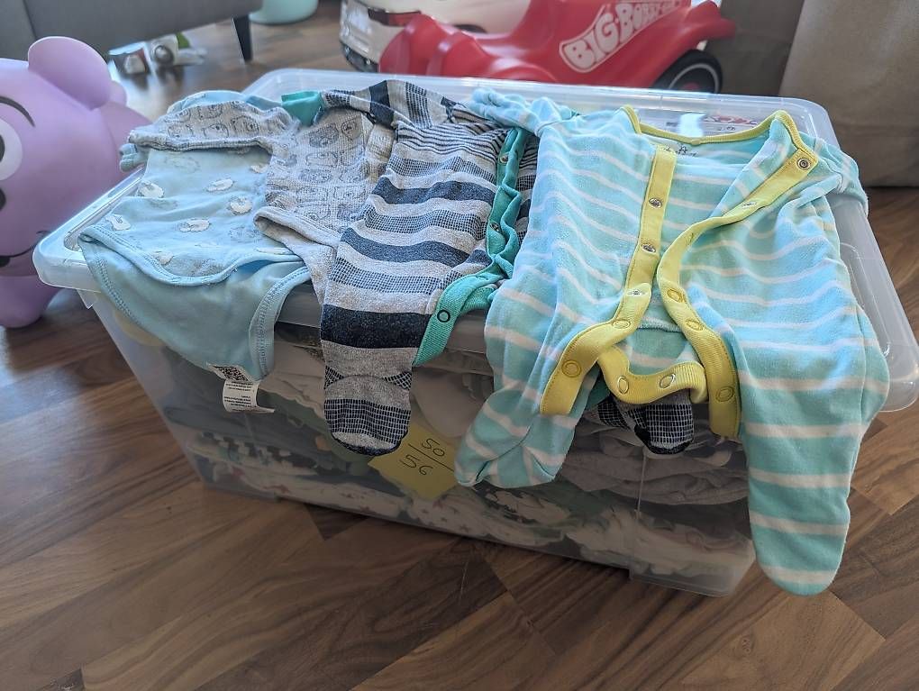 Lotti & Set di vestiti: Kinderkleider Gr. 50/56 Jungs – Usato da Zürich venduto da DNK7