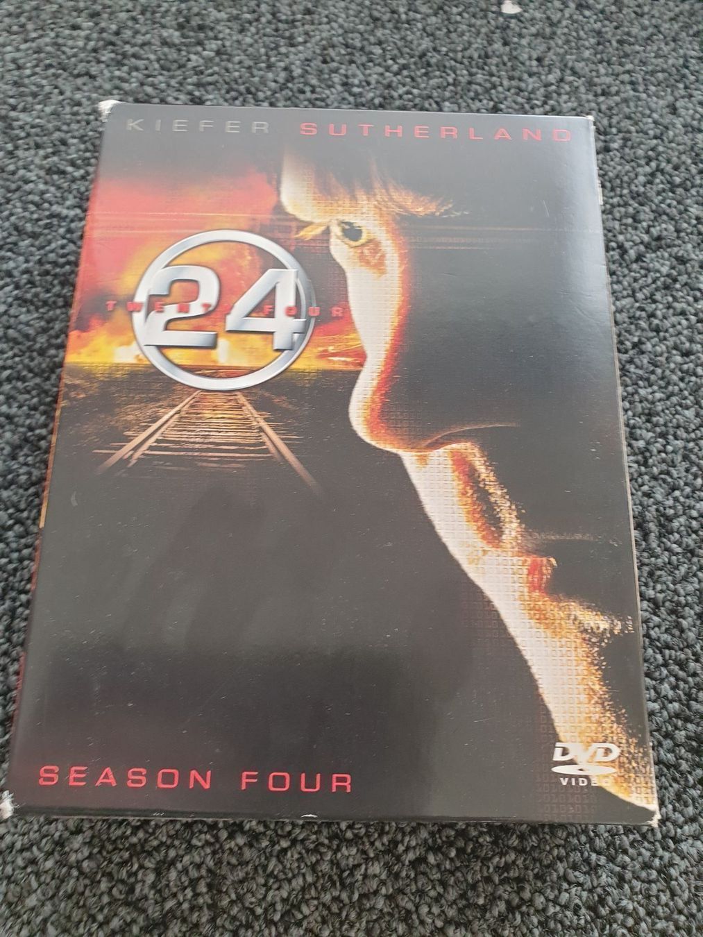 Tutti i DVDs: 24 TWENTY FOUR STAFFEL 4 – Usato da Ruswil venduto da jan_bxl5