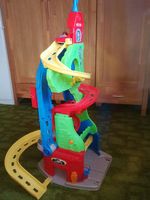 Fisher-Price Hochhaus Rennbahn