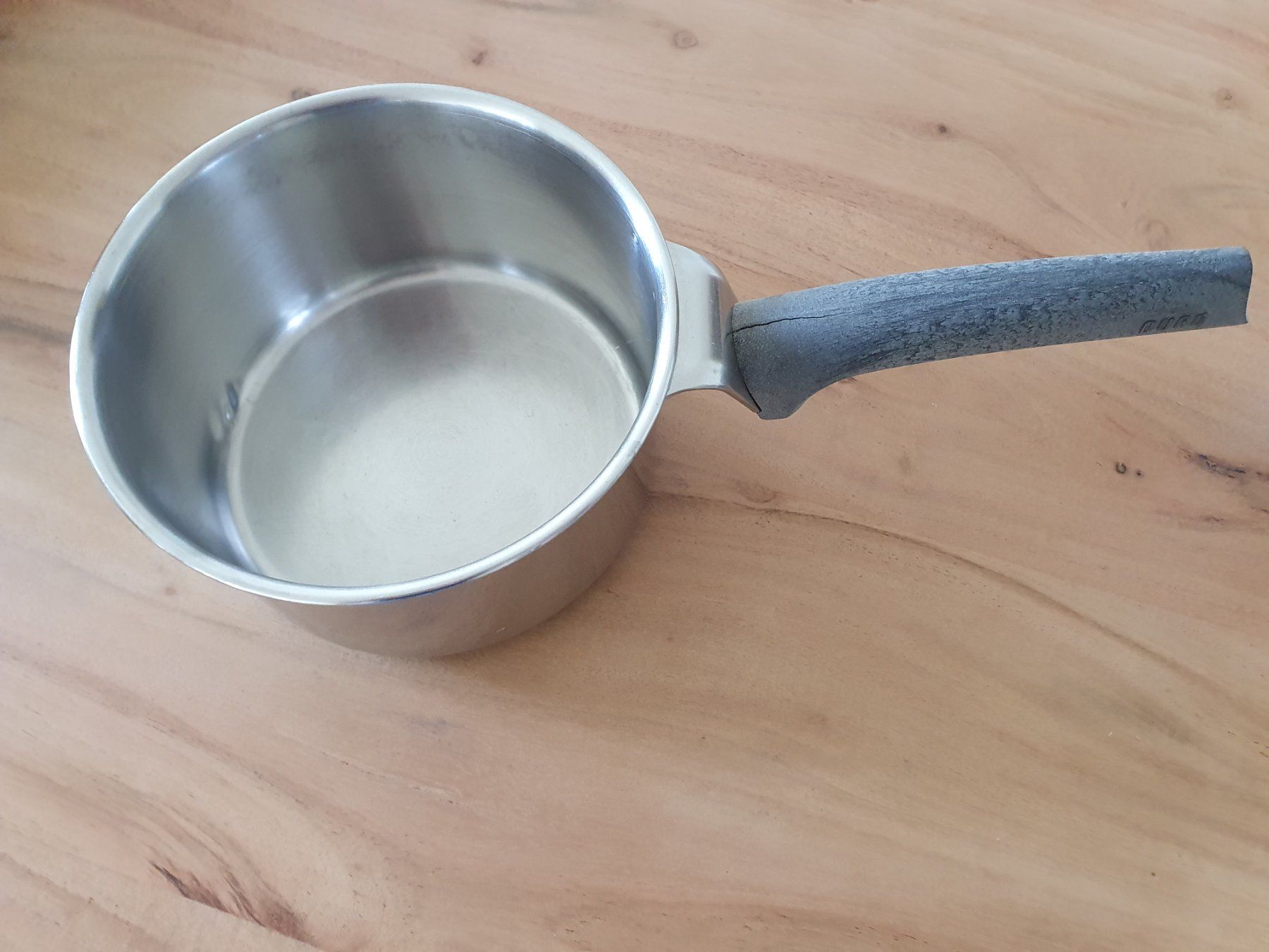 Töpfe: Gebrauchter Kochtopf 16 cm Durchmesser – Gebraucht aus Zürich von car_h899