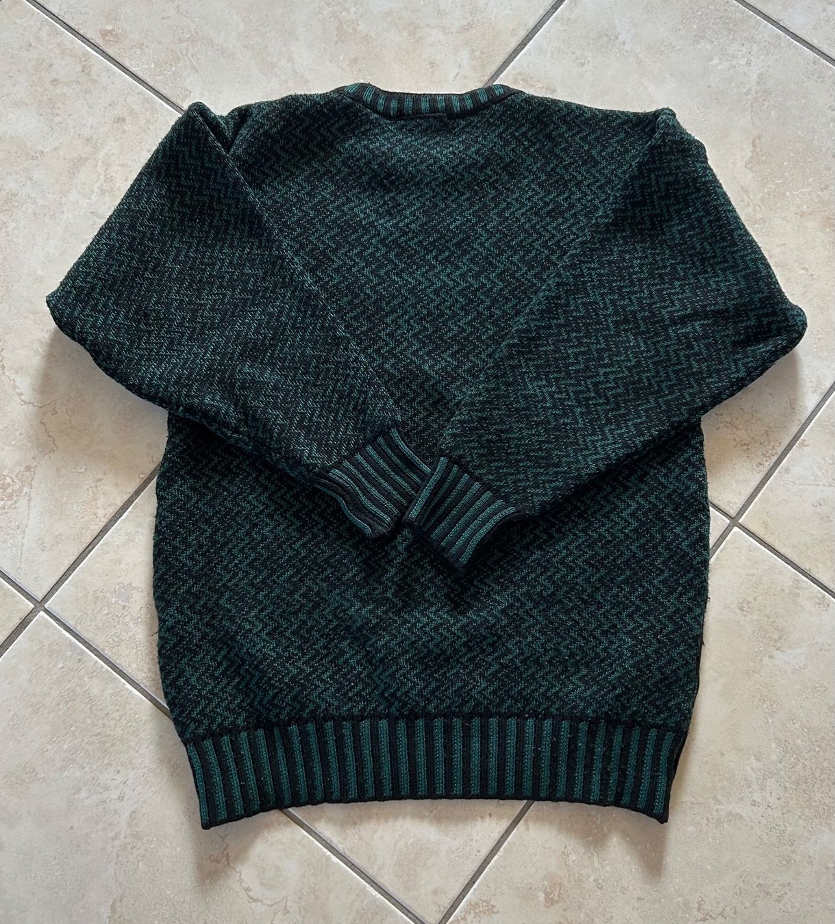 Pulls & Sweat-shirts: Vintage Strickpullover mit Hieroglyphenmuster – D'occasion à Melchnau par web_thn5 1