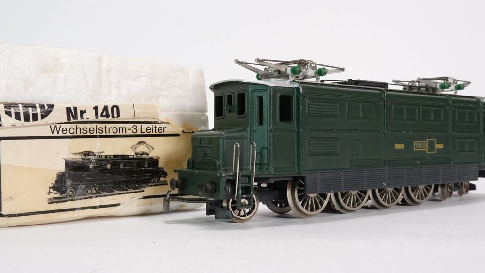 Locomotive HAG H0 – Re 4/7 10901 CFF – Époque 3 – Analogique – Occasion