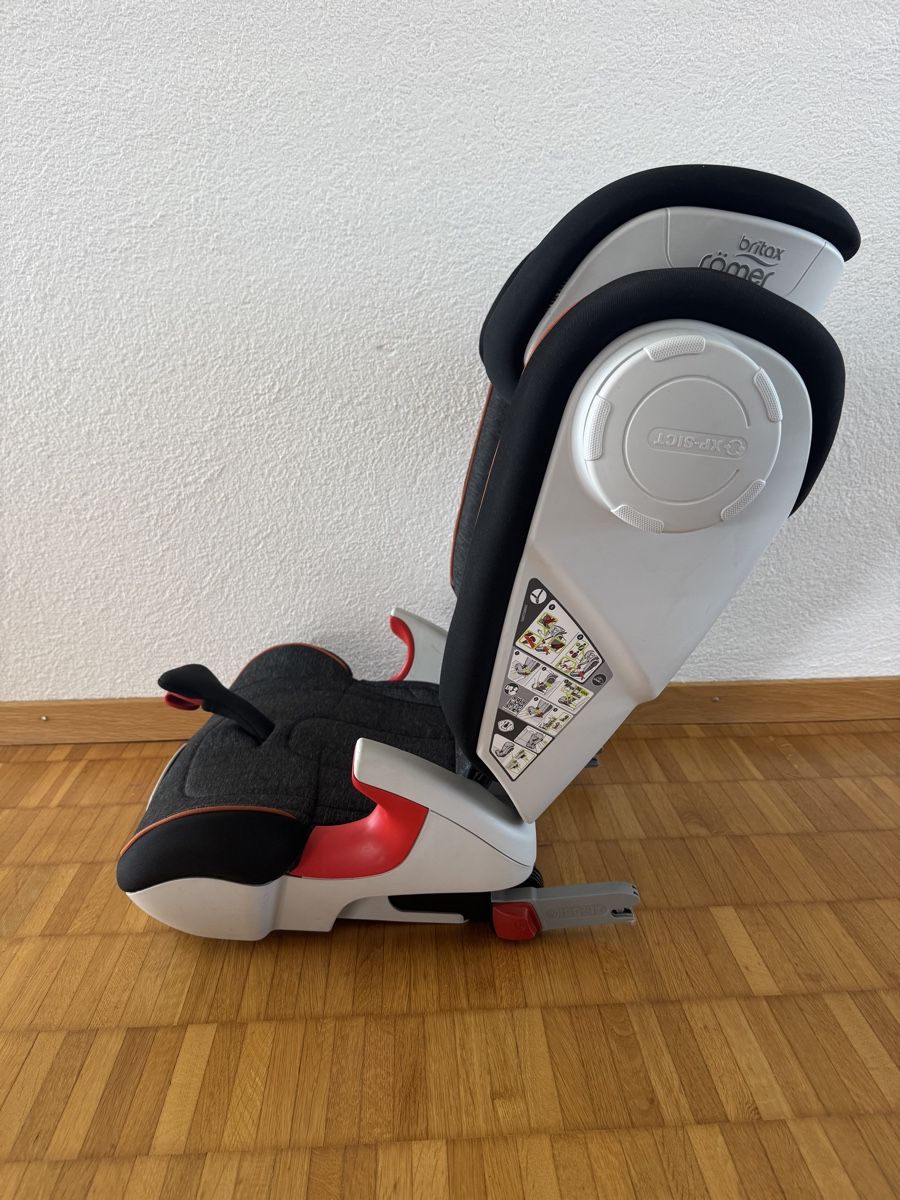 Britax Römer Seggiolini per auto: Britax Römer Kidfix II XP/XP SICT - Kinderautositz – Usato da Uster venduto da _elloga_ 2