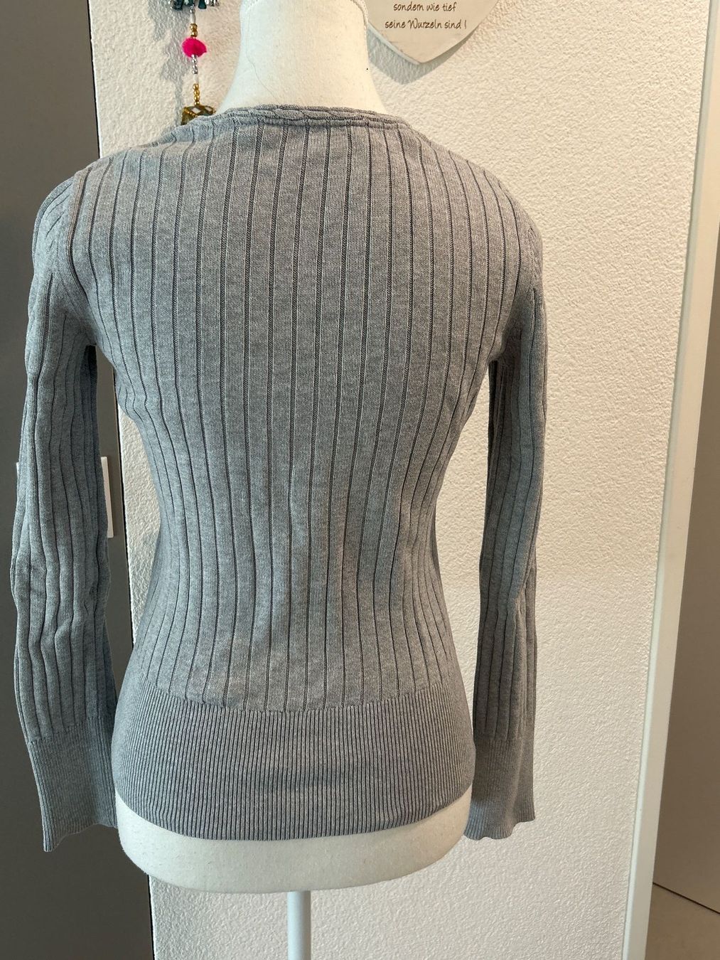 Tommy Hilfiger Pullover & Sweatshirts: Damen Pullover Tommy Hilfiger grau gerippt – Gebraucht aus Brunnen von Nala2929 5