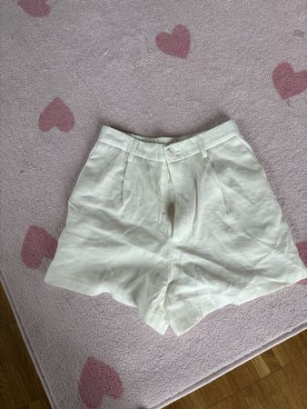 Sommerliche Shorts von Stradivarius, Weiss, Grösse 36