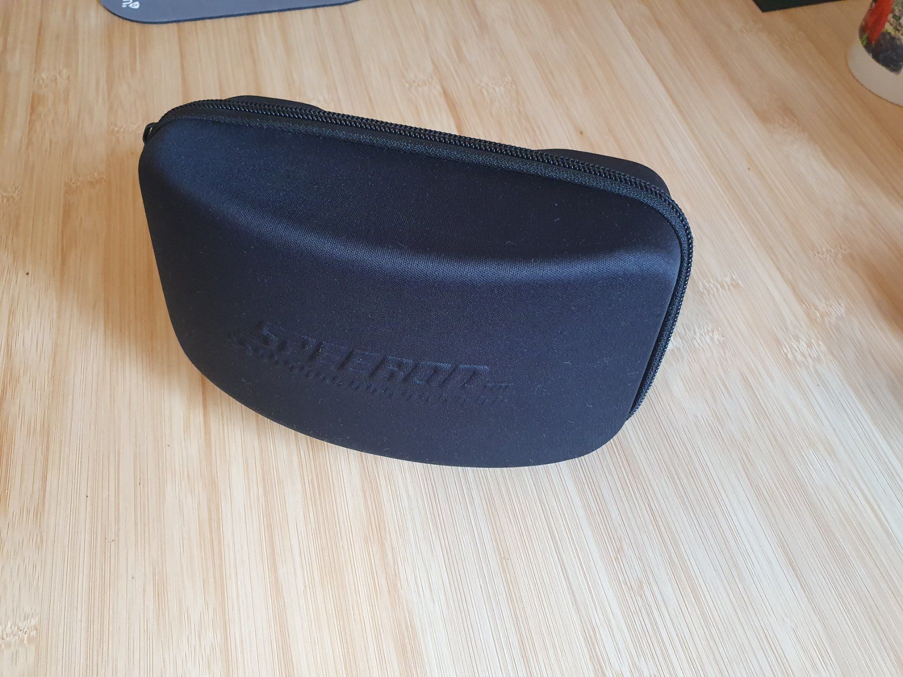 Altro in  Abbigliamento & Accessori: Hülle für Skibrille - Hard-Case – Usato da Bern venduto da NilsMosi 1