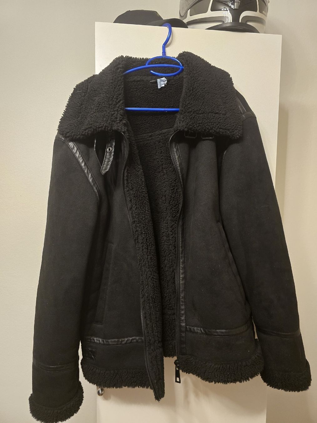 Zara Vestes: Zara Jacke mit Lammfell – Neuf (Voir description) à Emmenbrücke par cla_6nnp