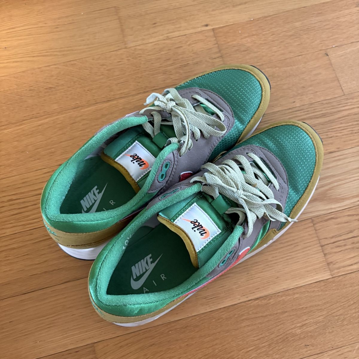 Nike Scarpe da uomo: Nike Air Max 1 86 Powerwall – Usato da Winterthur venduto da LaBodega 4