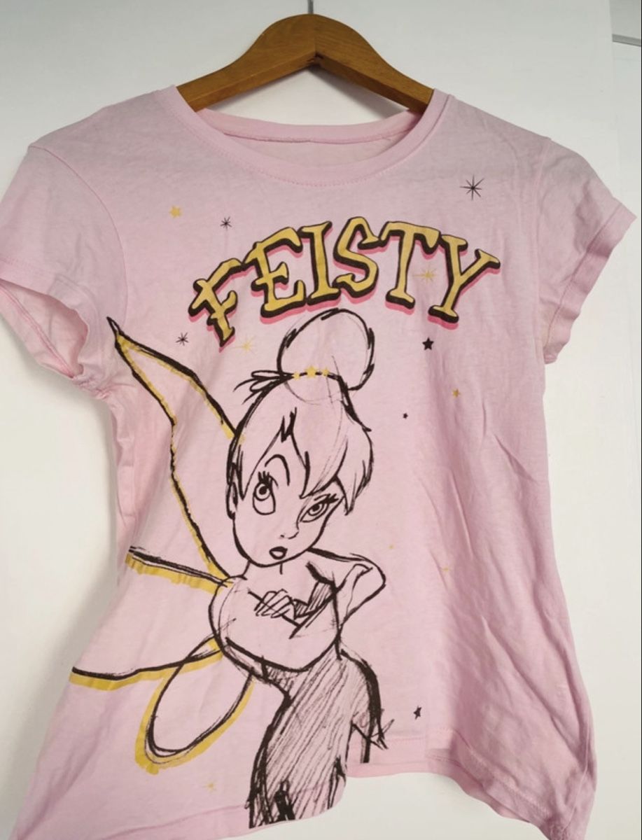 Disney T-shirt: Pink Tinkerbell "Feisty" Graphic Tee - Size M - Summer Fun! – Usato da Kloten venduto da jan_xn8f
