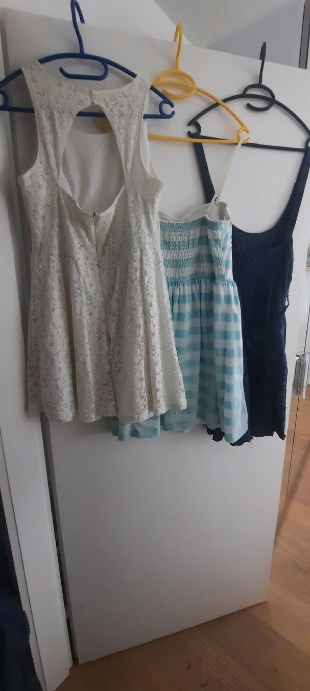 Vestiti & Gonne: 3 süsse Sommerkleider Grösse M – Usato da Aesch BL venduto da ChezToKa 1