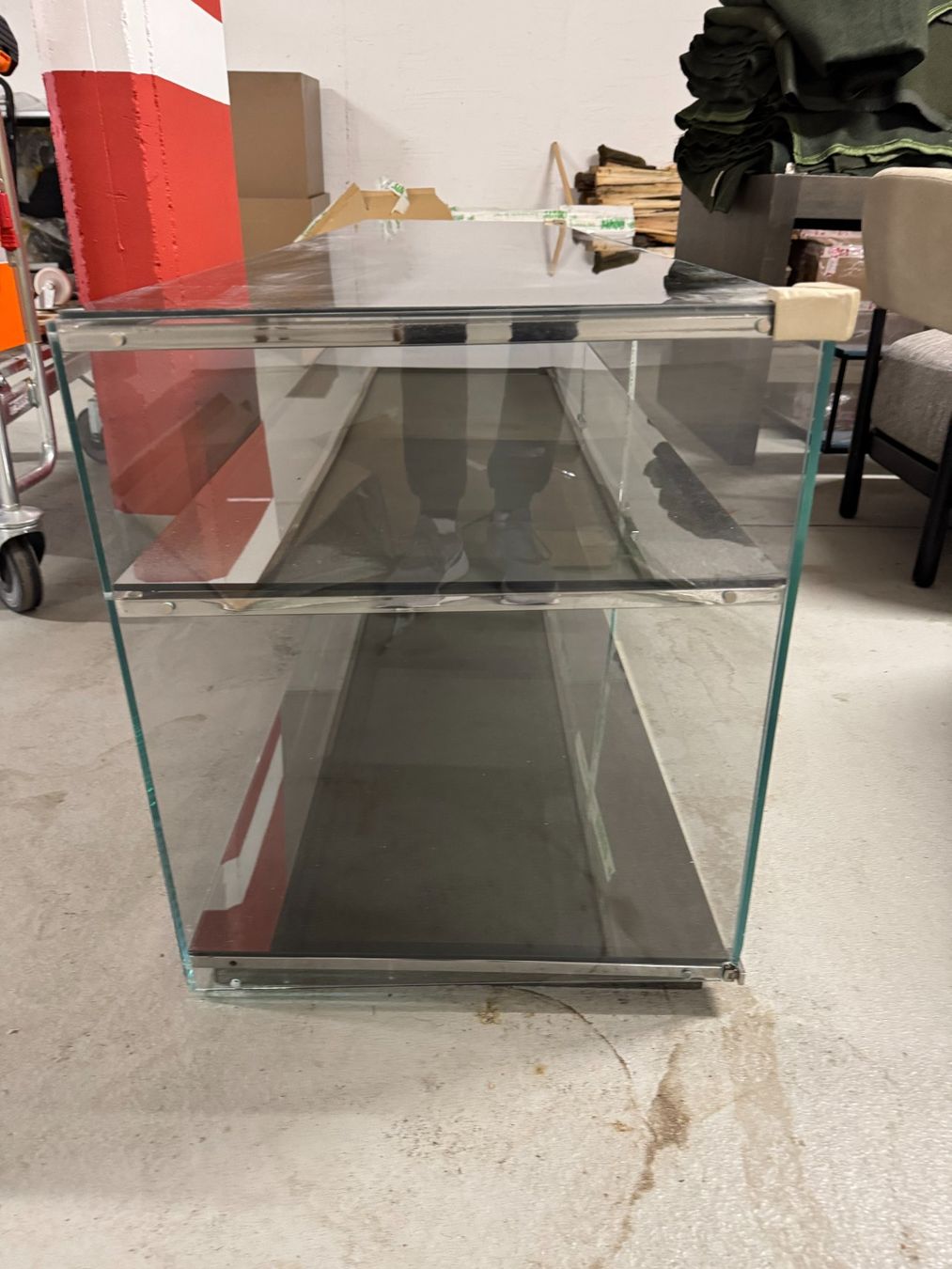 Vitrinen: Thick Glass Commercial Display Unit (Never Used) – Neu und originalverpackt aus Oeschseite von -Luxury-On-Line- 1