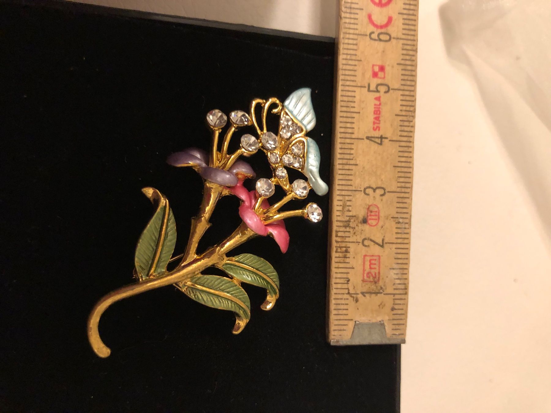 Spille & Fermagli: Letzte Chance: Blumenstrauss Brosche edel – Usato da Rüti ZH venduto da Masken 2