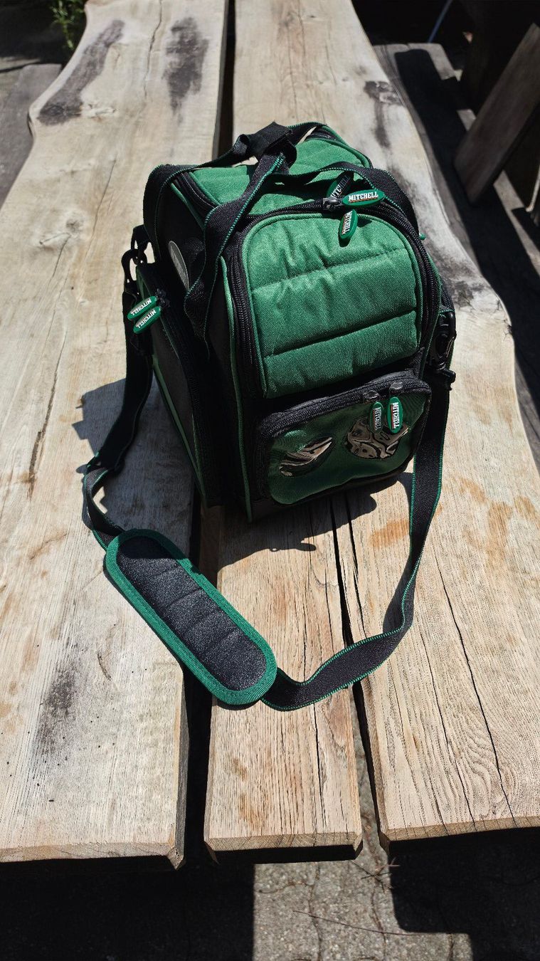 Borse: Mitchell "Tackle Bag" Angeltasche mit Köderfächer – Usato da Kesswil venduto da LinoundLukas00