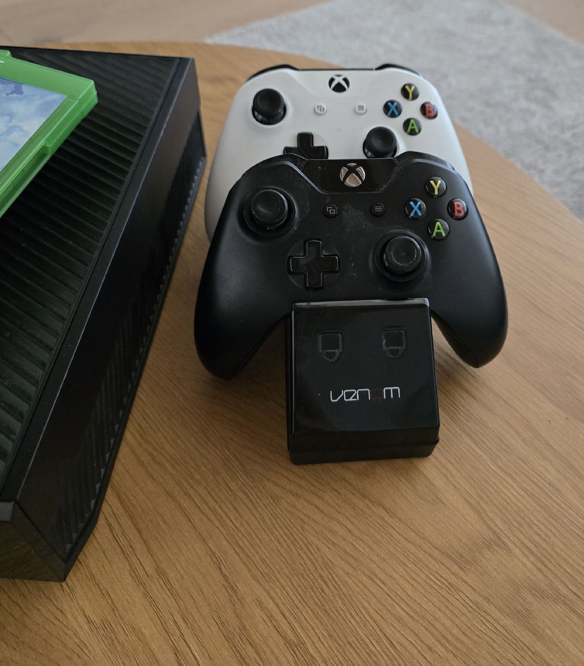 Microsoft Console: Xbox One - Black - 500GB - mit Games & Controller! – Usato da Brüttisellen venduto da ryanclarky5 2
