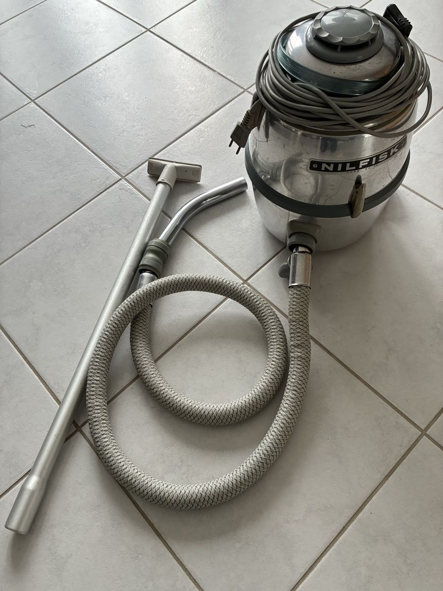 Nilfisk Aspirapolveri & Accessori: Industrie Staubsauger Nilfisk Type Gad – Usato da Bassersdorf venduto da 1Morgenrot