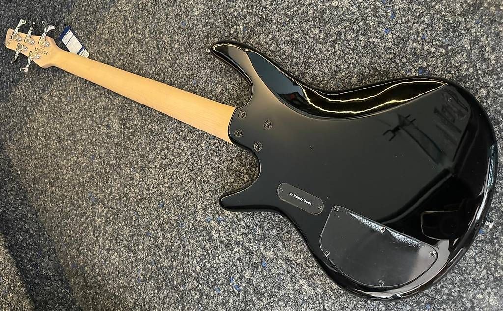 Strumenti musicali: Basse Ibanez Gio 5 Cordes. 5 String. Powerful! – Usato da Morges venduto da GvnMusic 2