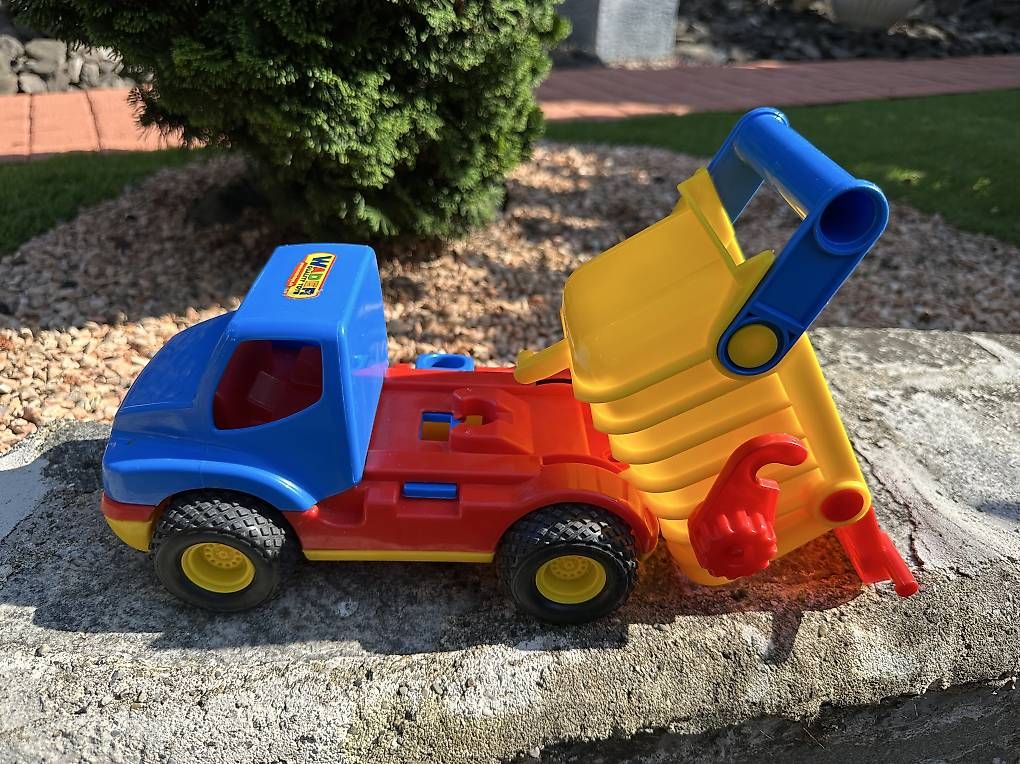 Giocattoli: Lastwagen WADER mit Gummireifen – Usato da Ebikon venduto da 19Sultan49 3