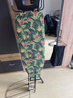 Bügelbrett mit Blumenmuster neuwertiger Zustand