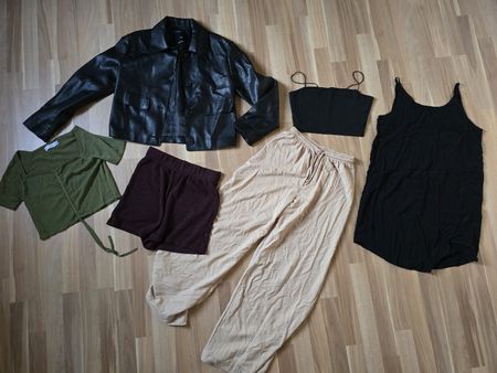 Kleiderpaket für Damen in Grösse XS/S. Enthält 6 Teile