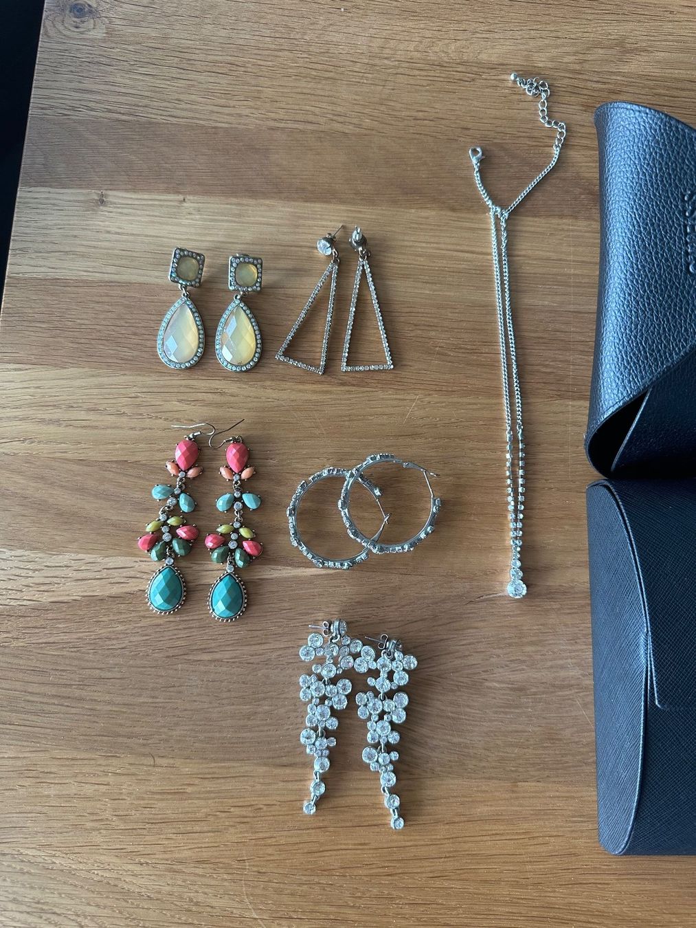 Altri gioielli: Schmuck-Set: Ohrringe, Ketten, Etuis – Usato da Au ZH venduto da noura 1