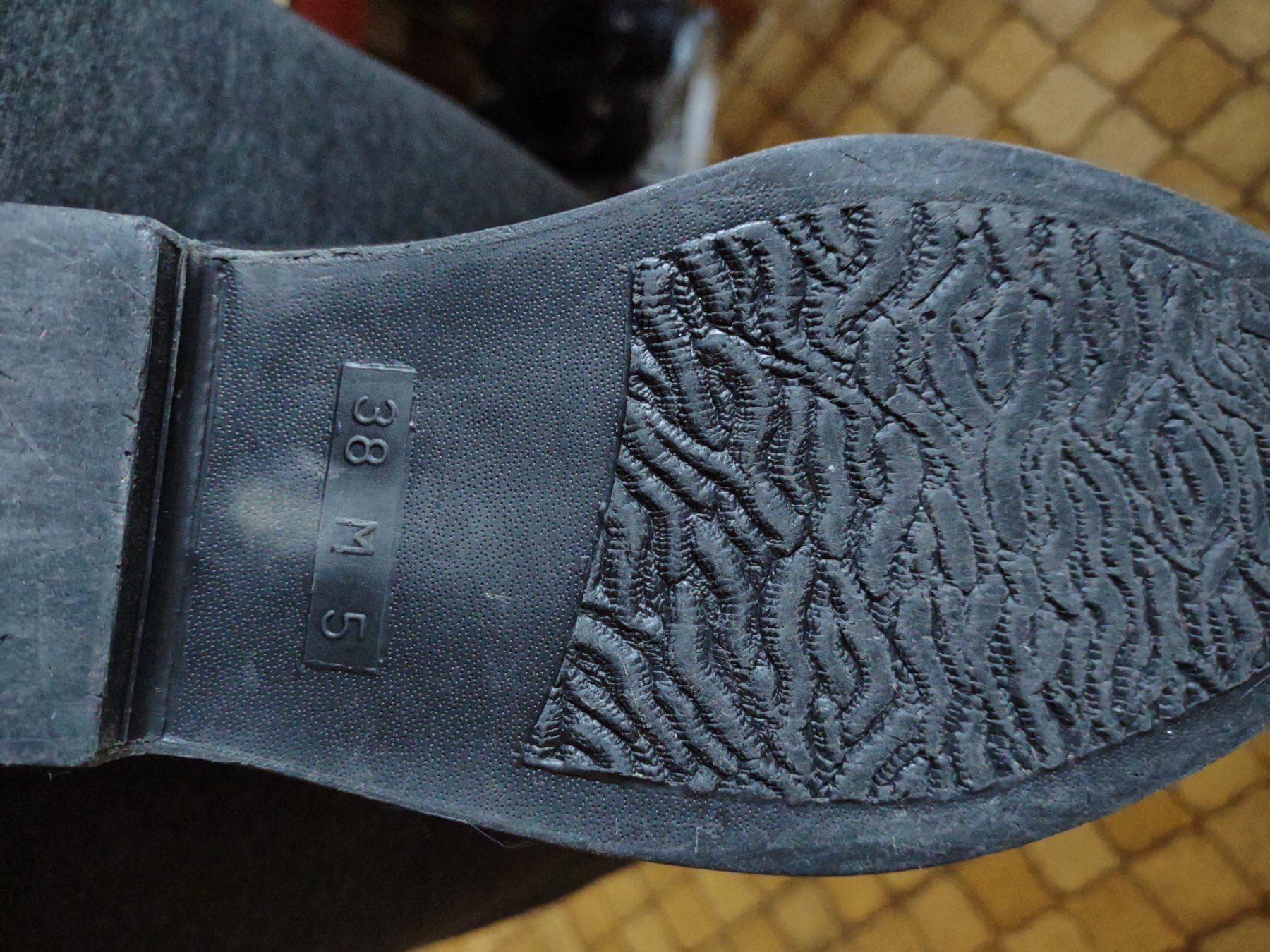 Scarpe da donna: Damen Reitstiefel Grösse 38 M – Usato da Montlingen venduto da Nikita-Sidney 1