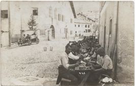 MILITAER BEIM ESSEN 1915 Engadin GR?
