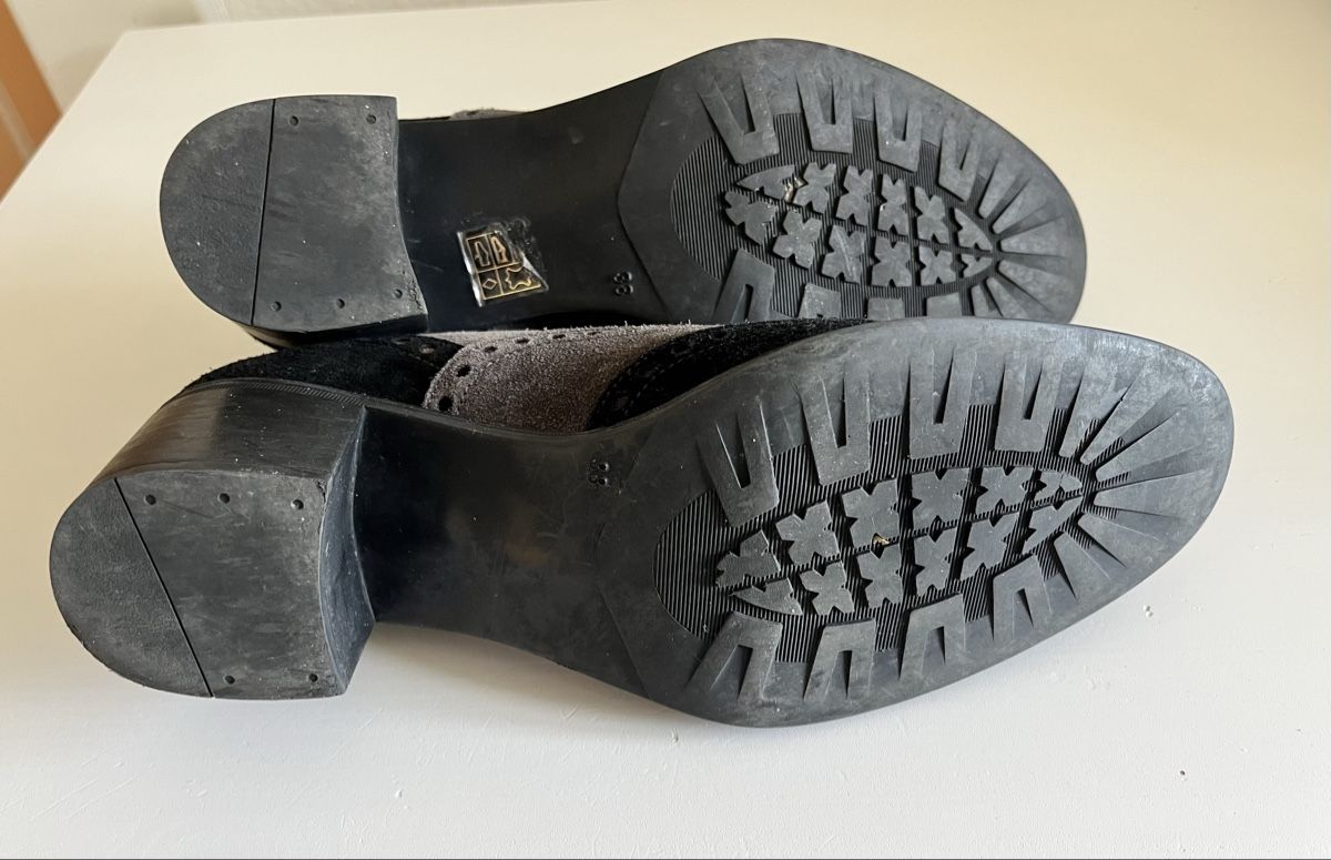 Scarpe da donna: Pertini Schuhe Wildleder Grau Schwarz Grösse 38 – Usato da Winterthur venduto da Mahonyy 5