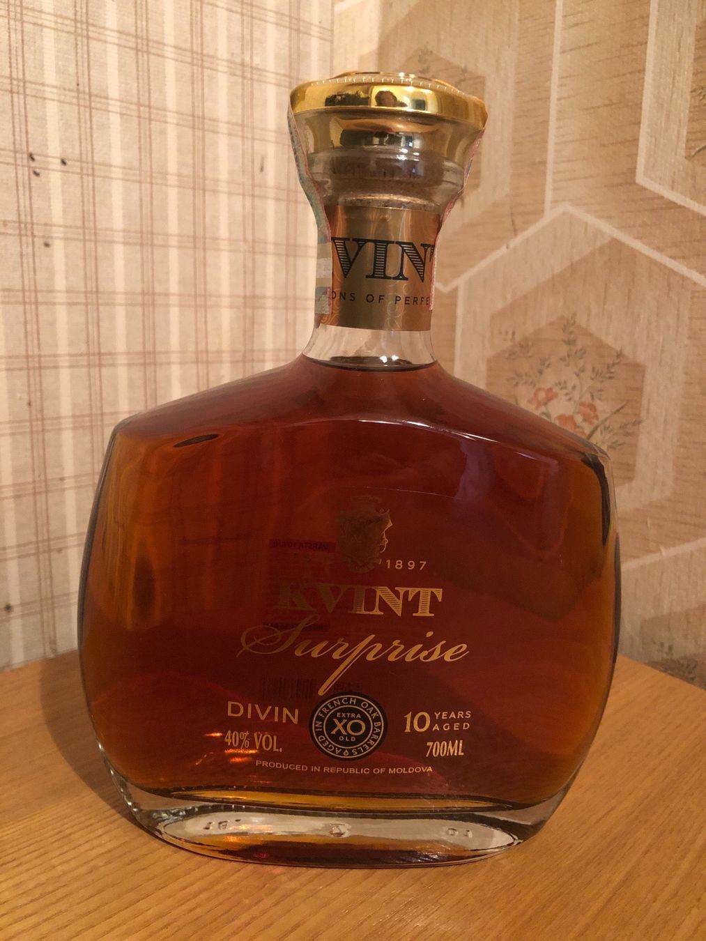 Spirituosen: KVINT Surprise DIVIN 10Y Moldawien – Neu und originalverpackt aus Wald ZH von mlnt 7