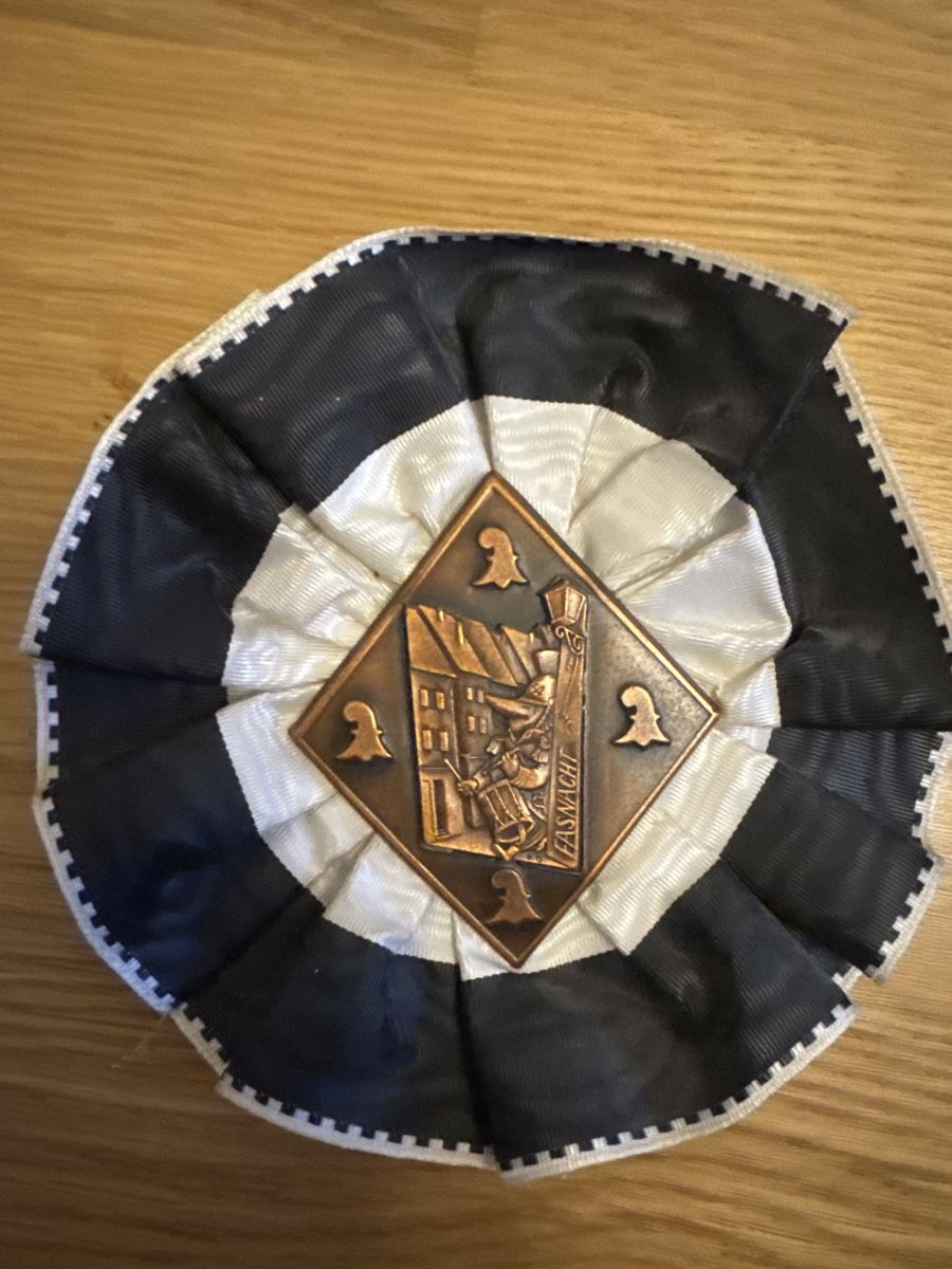 Placchette & Badge: Basler Zugblaggedde 1954 – Usato da Basel venduto da Tizi.L