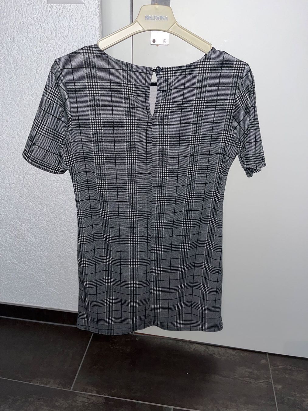 H&M Vestiti: Kariertes Etui-Kleid – Usato da Hombrechtikon venduto da Kaatja 1