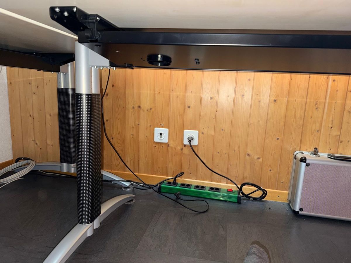 Tavoli: Büro Tisch 200 x 80cm – Usato da Burgistein venduto da tom1150 1
