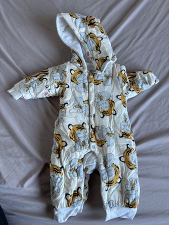 Baby Overall mit Kapuze, Grösse 66, Tiger Muster, Top!