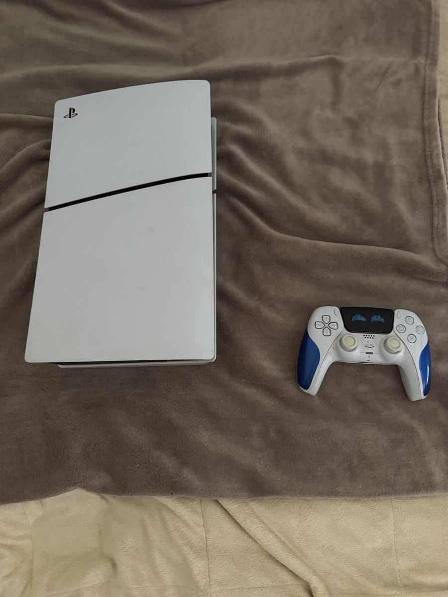 Sony Console: Sony PlayStation 5 Slim Disc Edition inkl. Controller – Usato da Chur venduto da Bzaza