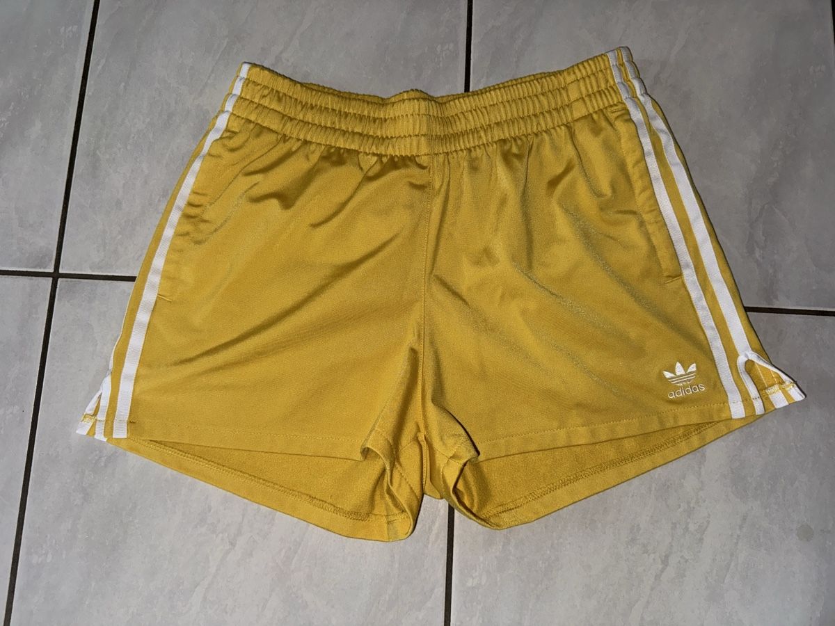 Adidas Pantalons: Adidas Shorts Damen gelb – Neuf (Voir description) à Hergiswil NW par kaufe_bei_kaufmann 4