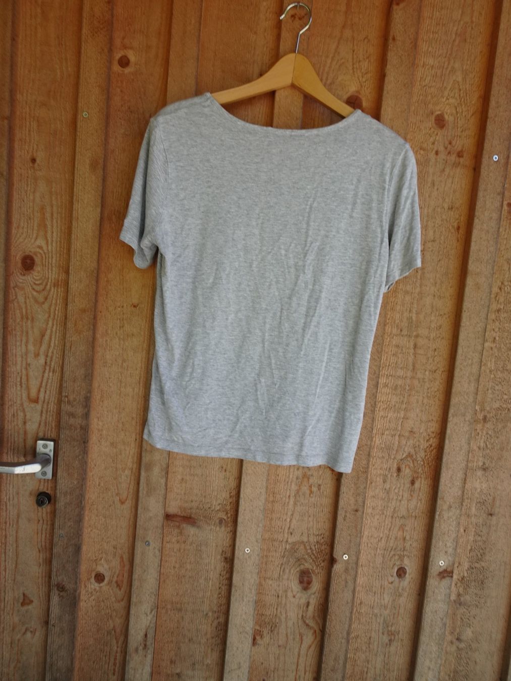T-shirt: Graues T'shirt mit Strass von CANDA Gr. S - M41 – Usato da Küssnacht am Rigi venduto da Good4Deckeli 1