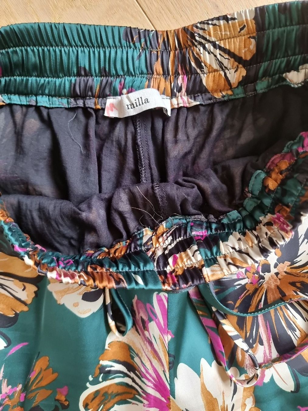 Pantaloni: Milla Sommerhose mit Blumenmuster, Gr. 38 – Nuovo (secondo la descrizione) da himmelried venduto da bribuli 5