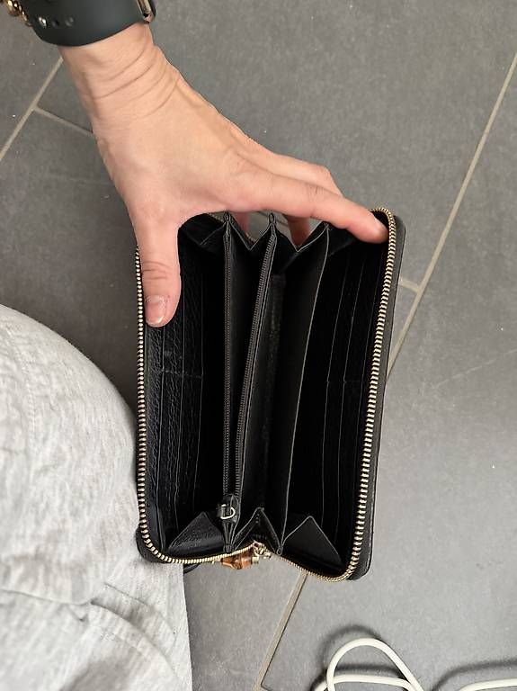 Portemonnaie: Gucci Portemonnaie Schwarz  – Gebraucht aus Adlikon b.Regensdf von giuuuuu 1