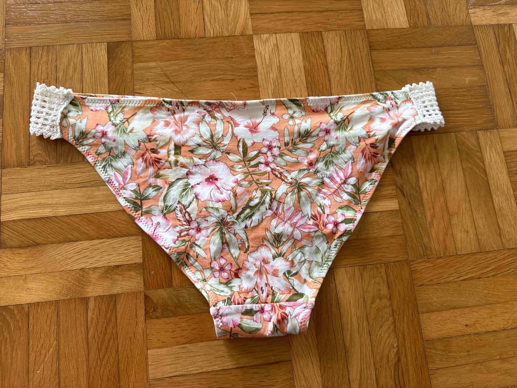 Costumi da bagno & Bikini: Bikinihose M/38 – Usato da Horgen venduto da linuxrp 1