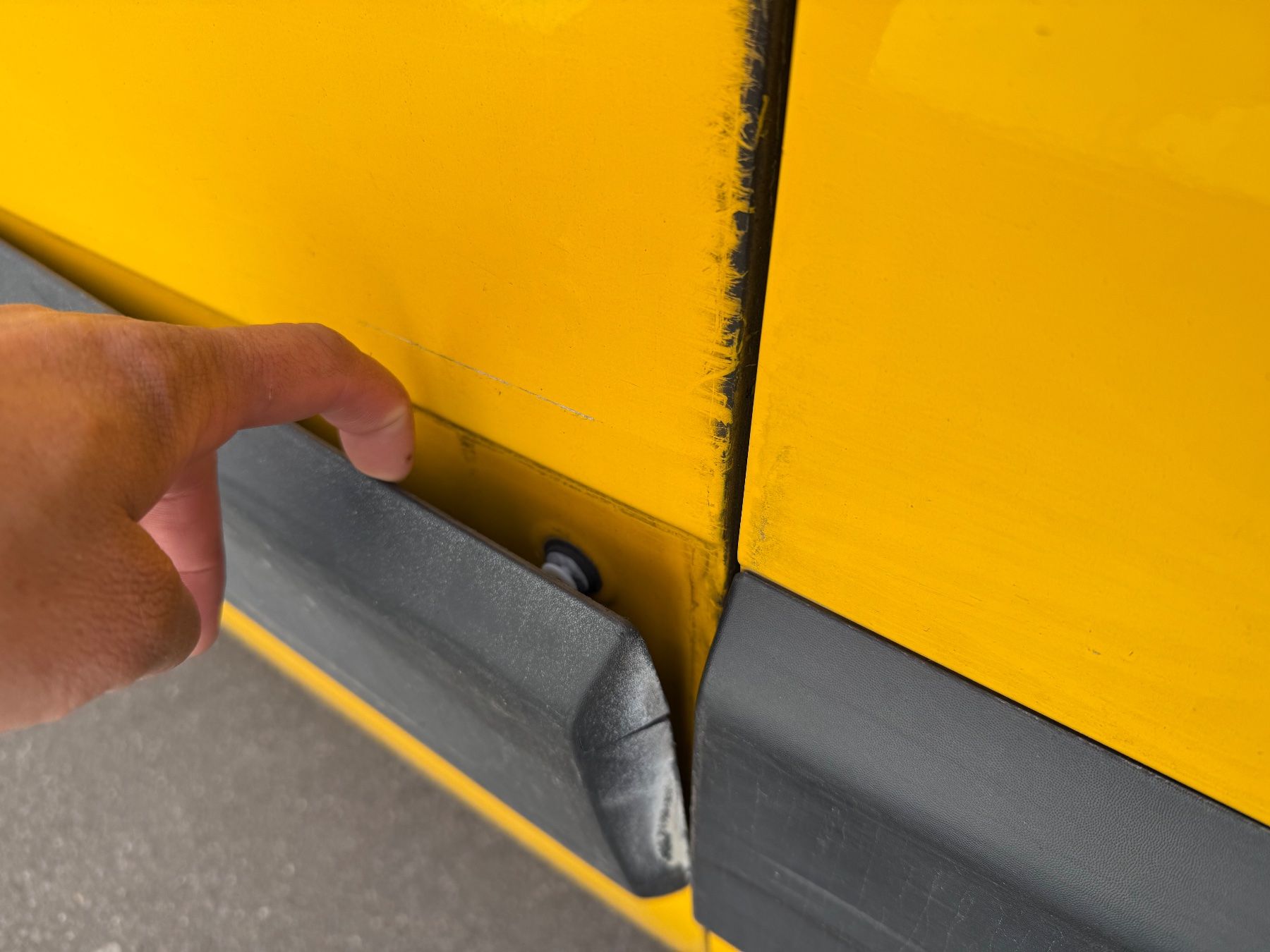 Renault Nutzfahrzeuge: Renault Master Kastenwagen gelb 2017 mit Problemen – Defekt aus Cham von cengo_ag 8