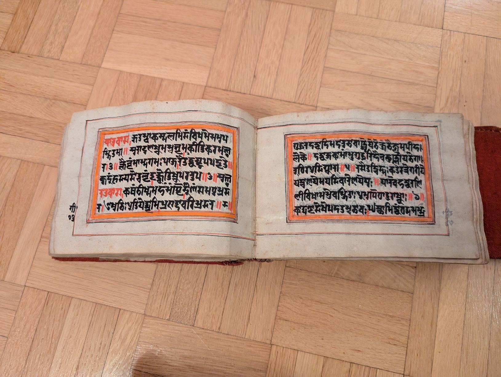 Libri: Antikes indisches Manuskript mit Malereien – Usato da Walzenhausen venduto da Patrik23 1